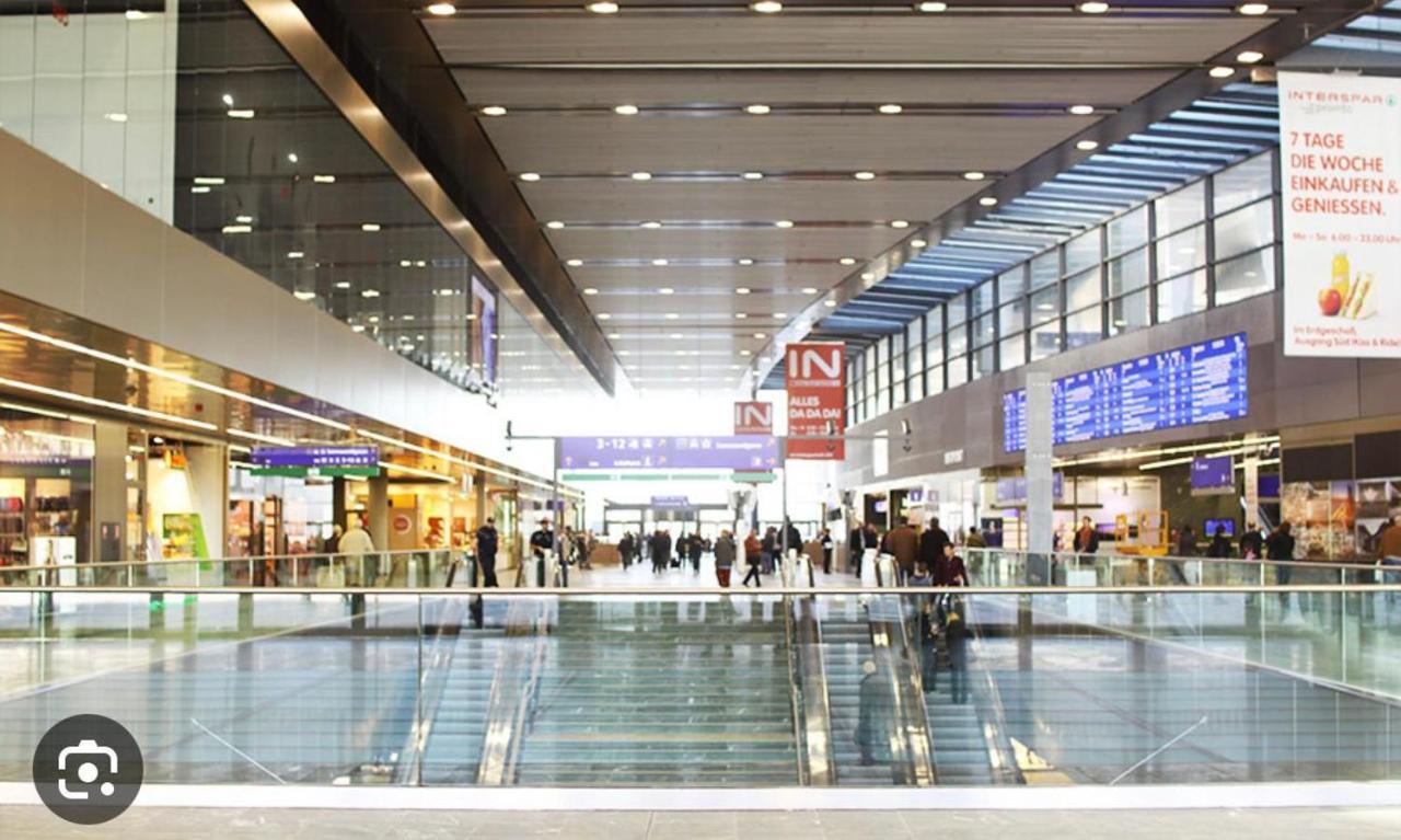 Merdian Near Hauptbahnhof Wien